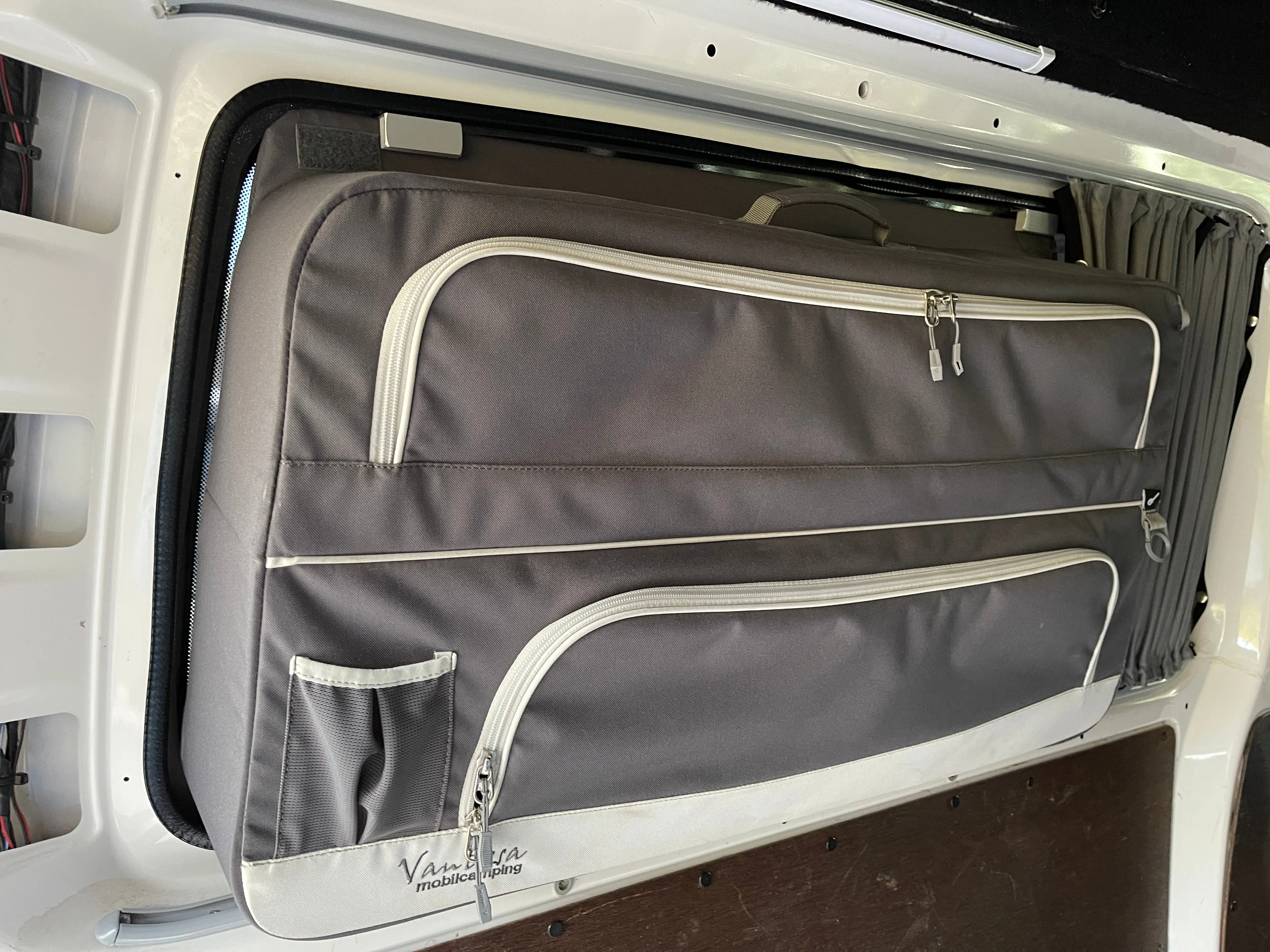 Additional Fastening for Packbags in T6 LWB Multivan - PAIR