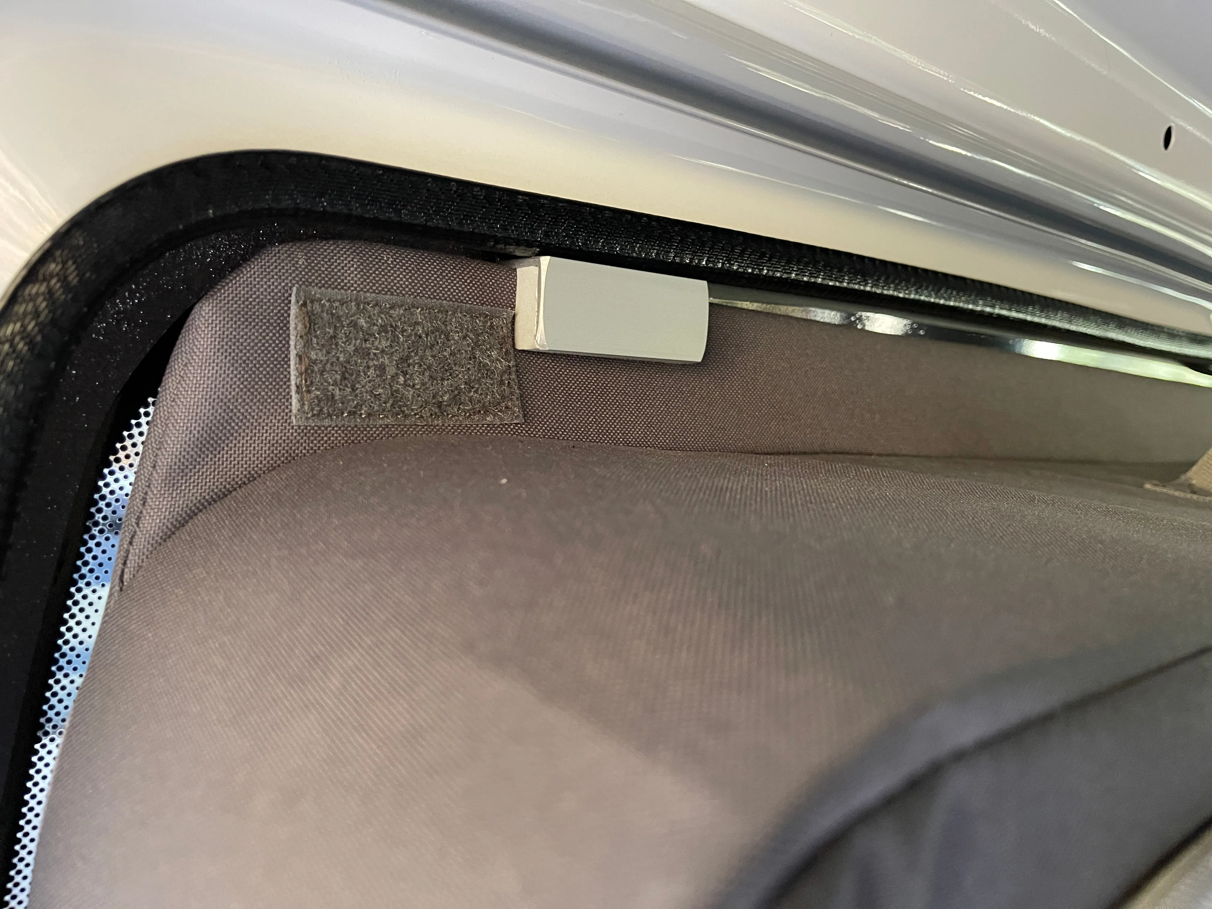 Additional Fastening for Packbags in T6 LWB Multivan - PAIR