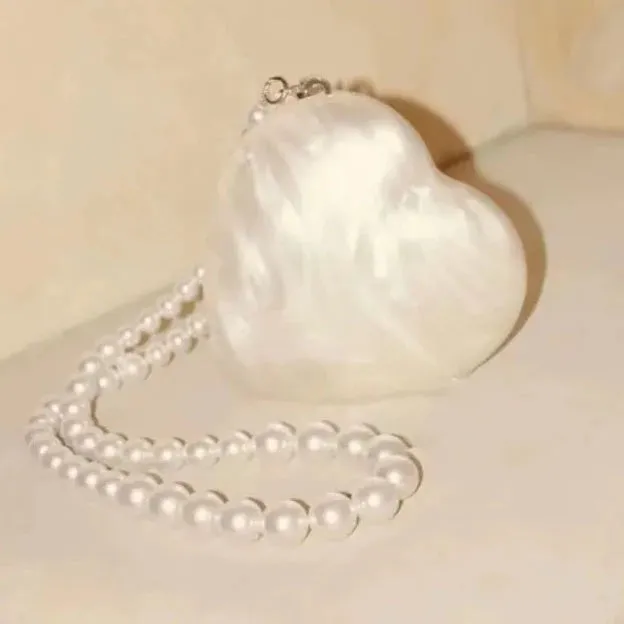 Fiadh Heart Pearl Resin Clutch