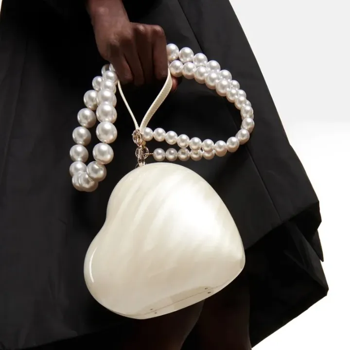 Fiadh Heart Pearl Resin Clutch