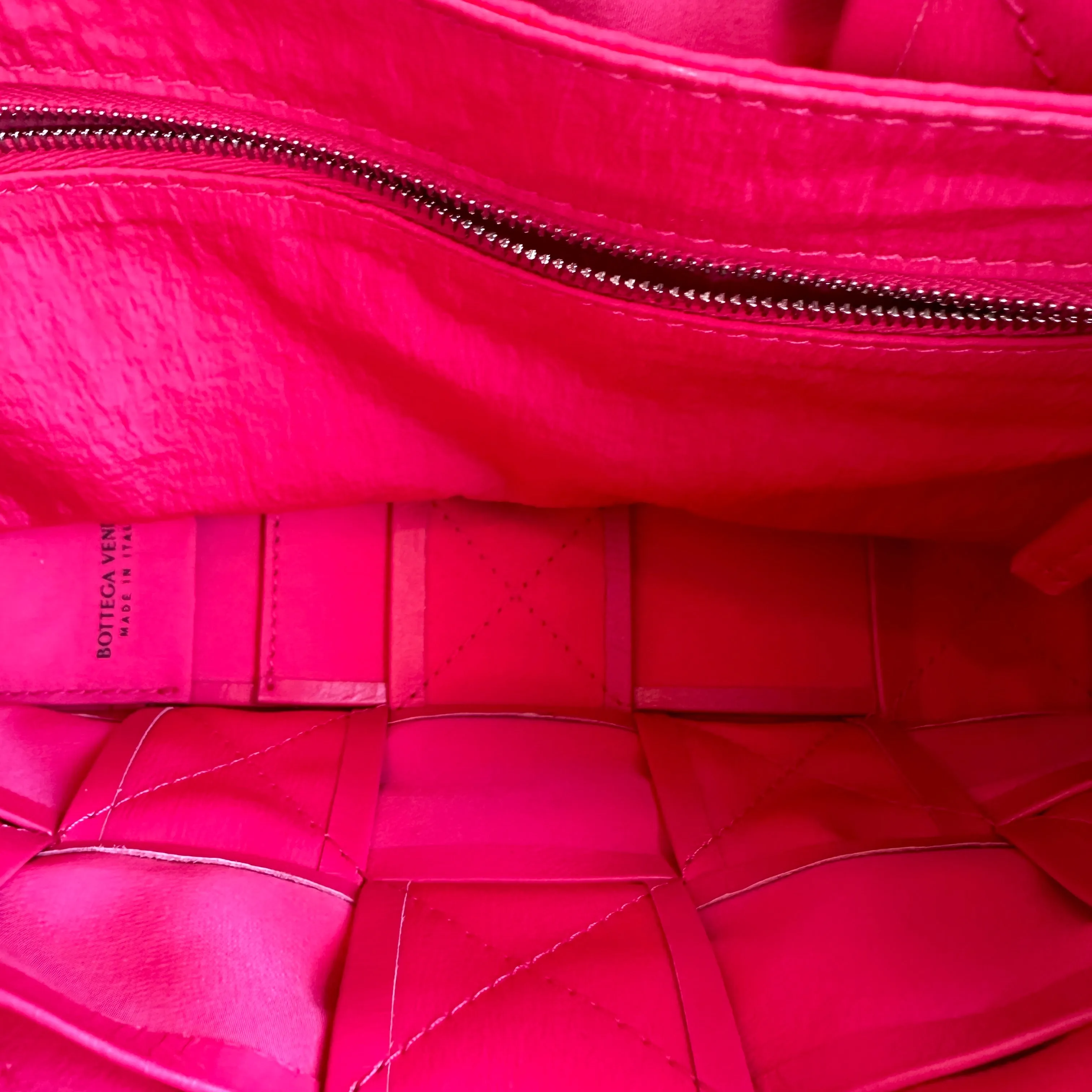 Fuchsia Cassette Bag