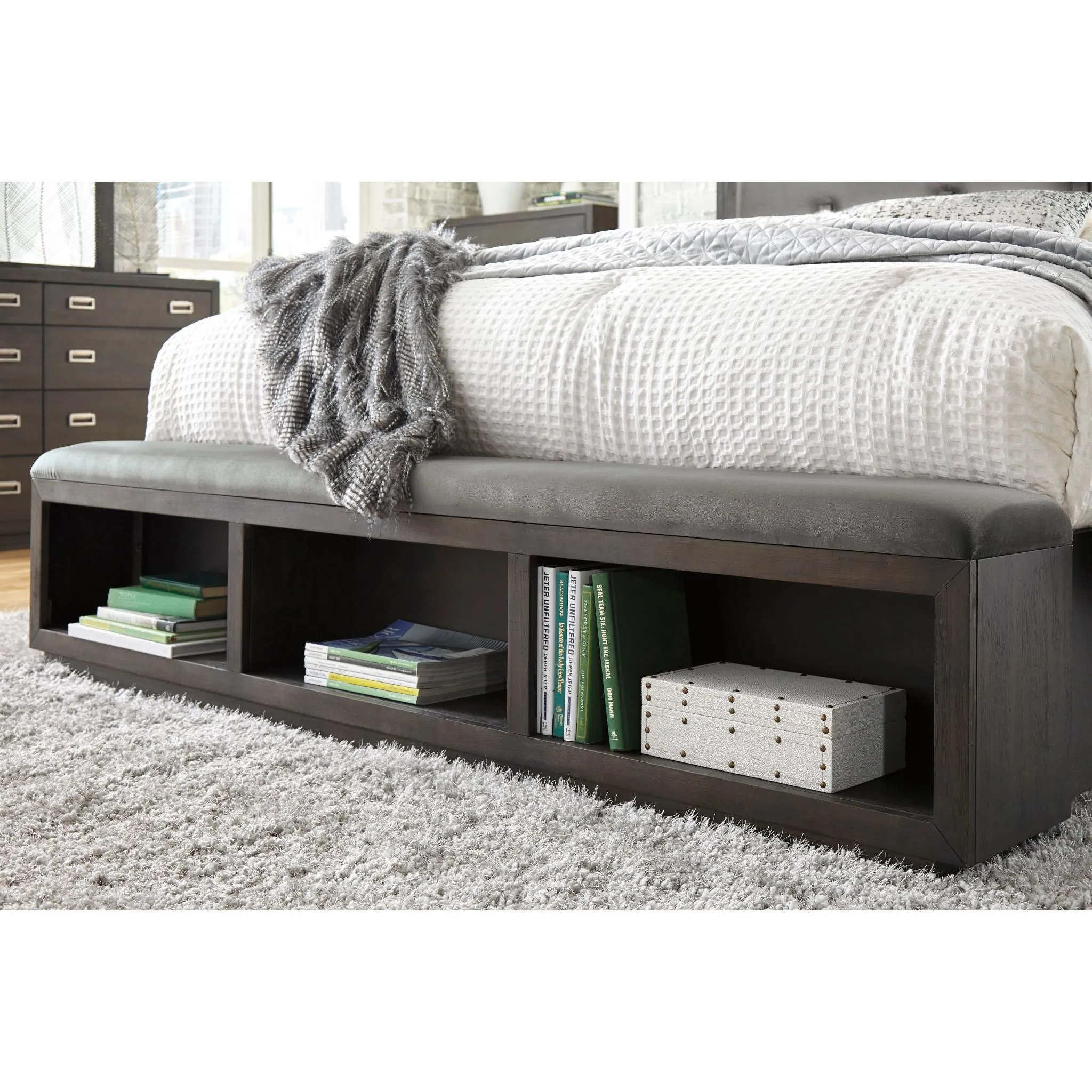 Hyndell 5 Piece Storage Bedroom