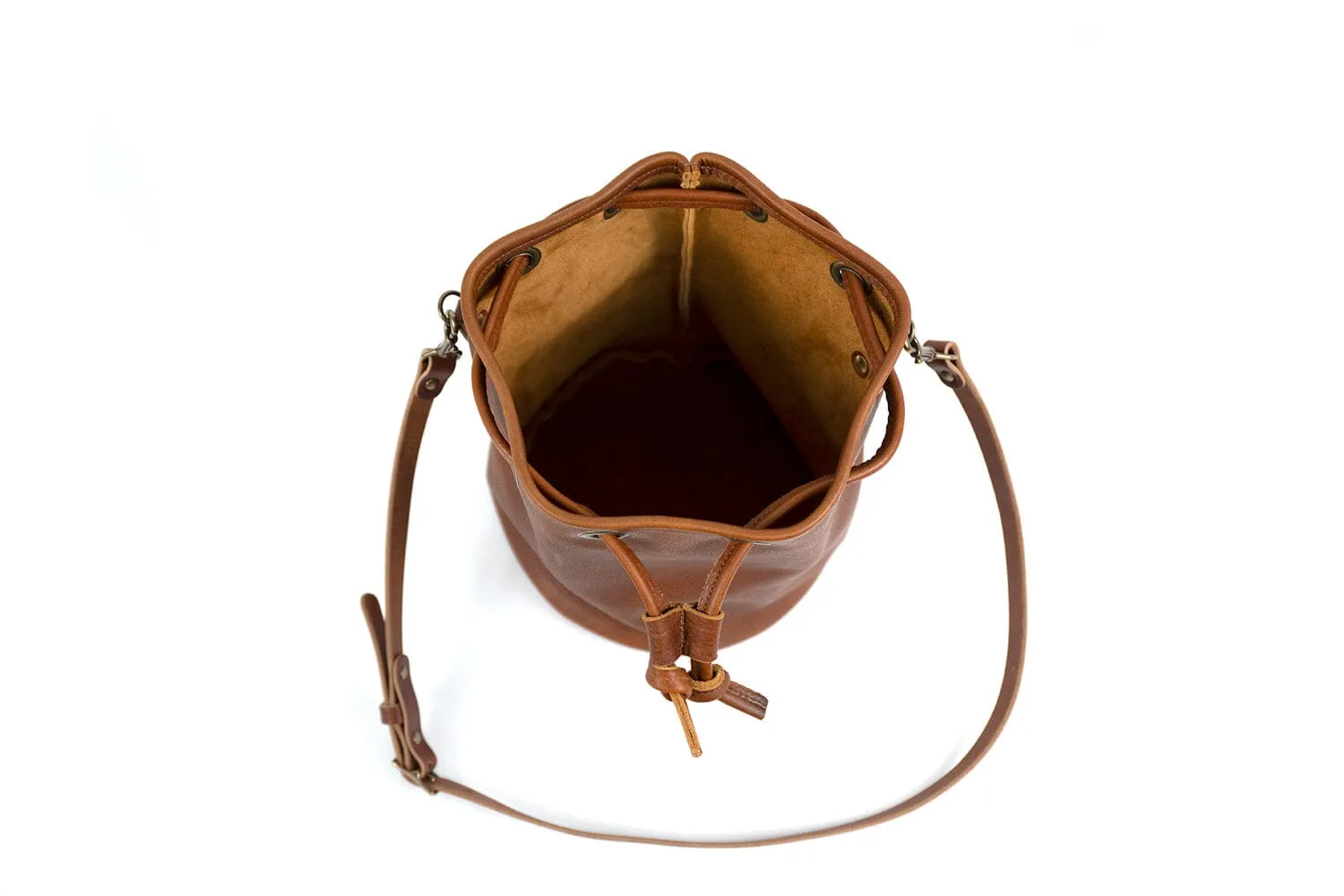 LEATHER BUCKET BAG - LARGE - GRAPE BISON