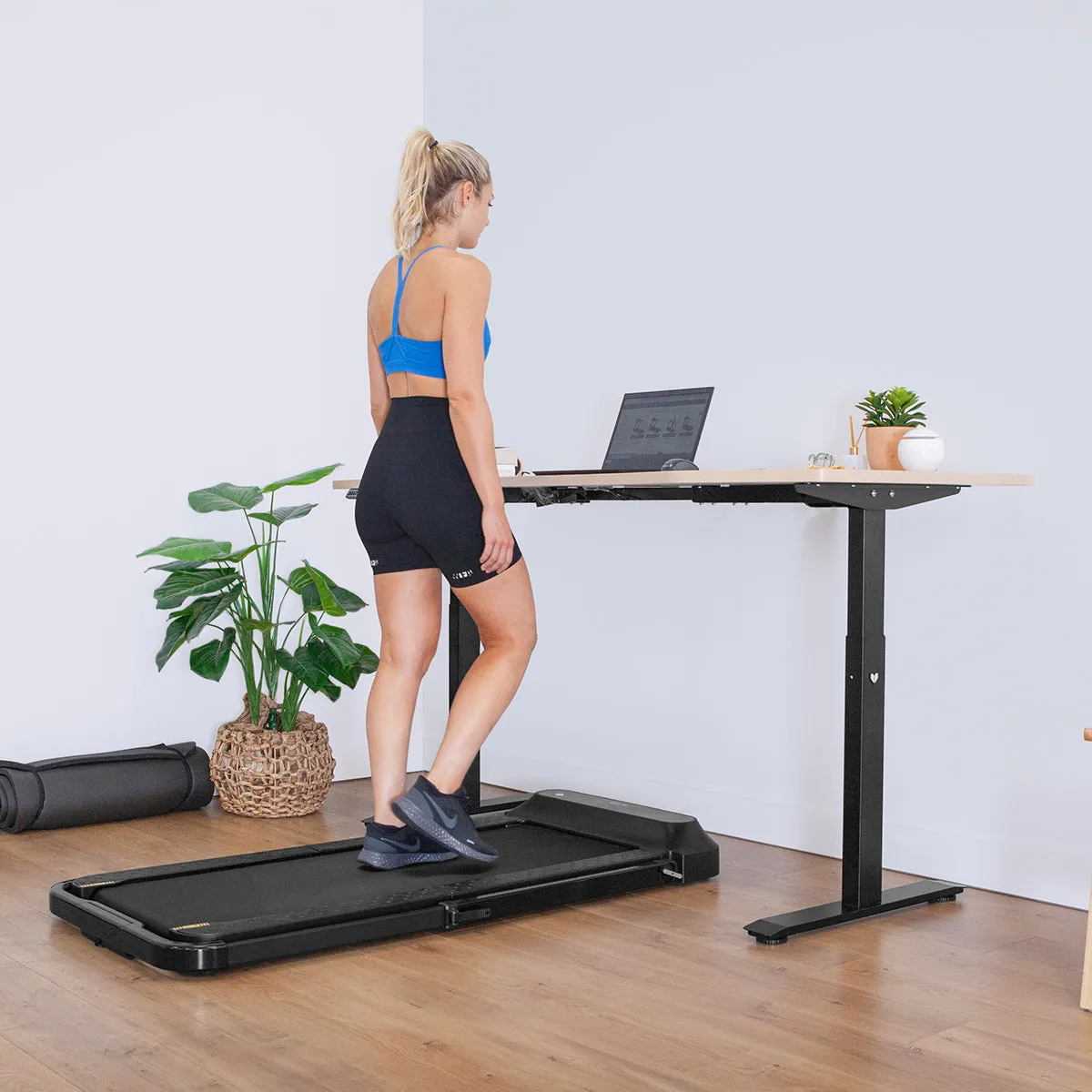 Lifespan Fitness - V-FOLD Treadmill with ErgoDesk Automatic Standing Desk 1800mm in Oak