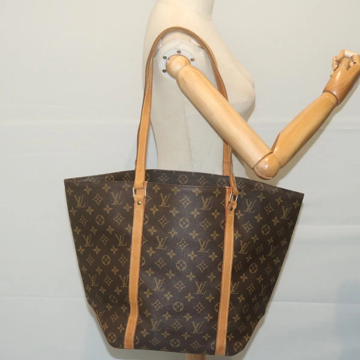 Louis Vuitton Shopping