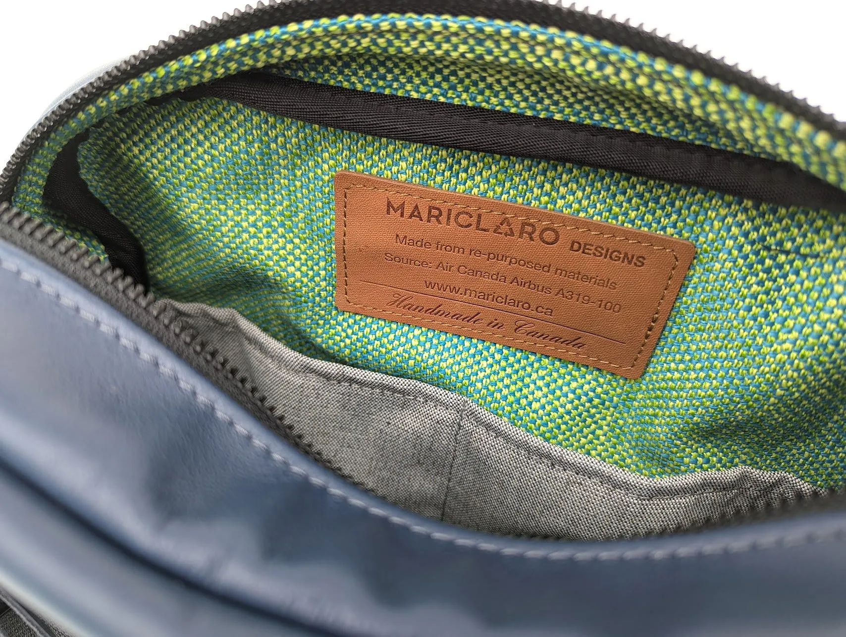 Mariclaro Paris - Mini Messenger Bag - Air Canada Airbus A319