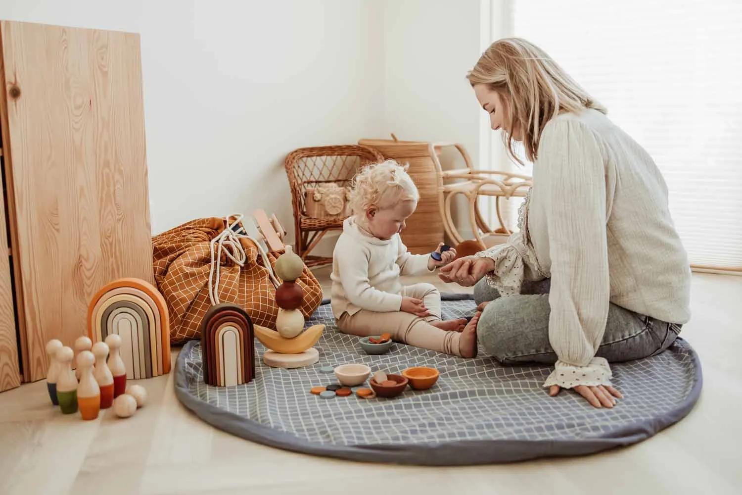 Organic grid blue storage bag