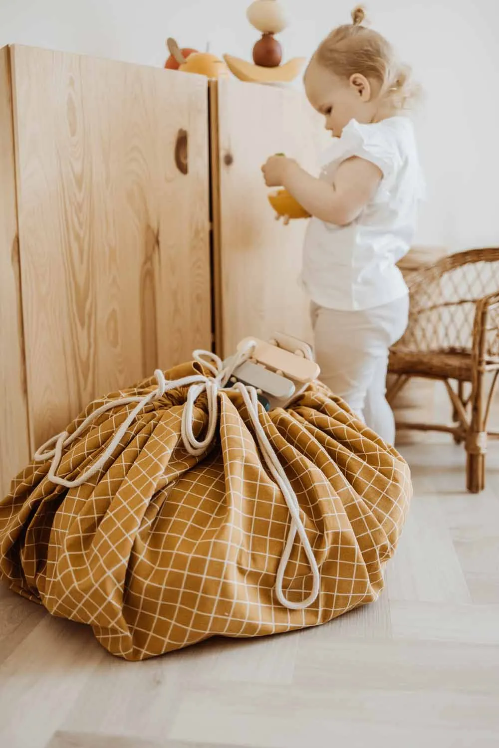 Organic grid mustard storage bag